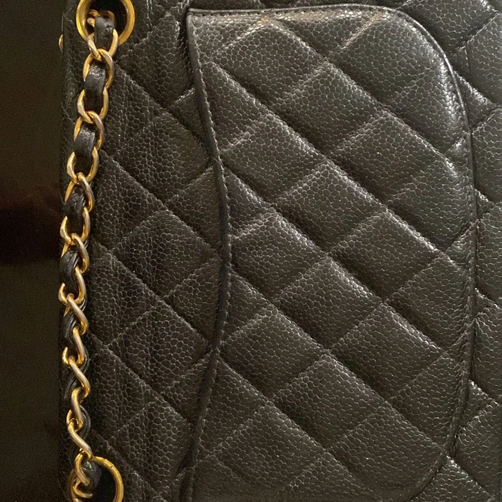 Classic 8.5x6 CHANEL®️CAViAR bag with gold chain to wear crossbody or shoulder. - Picture 8 of 11